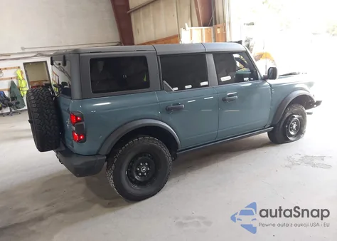 2022 Ford Bronco Black Diamond z USA, uszkodzony, nr VIN 1FMEE5DP3NLB38824